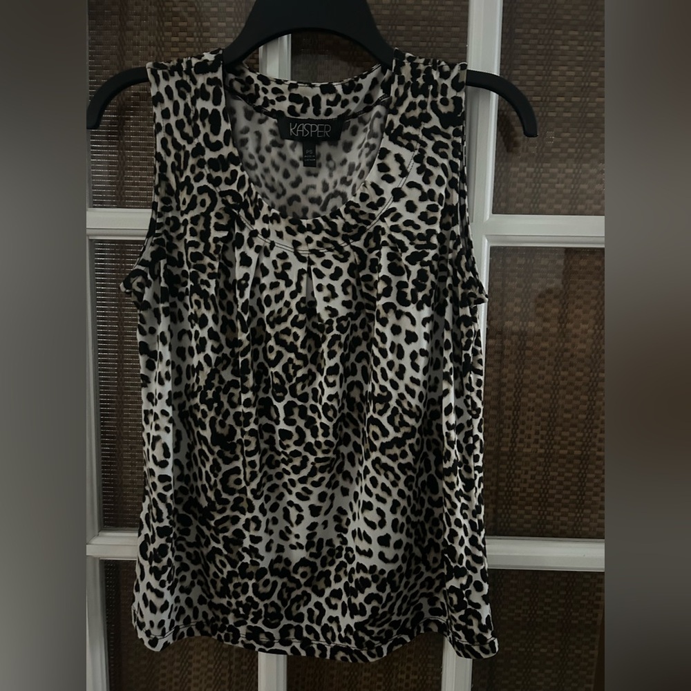 Kasper Animal Print Sleeveless Top. Great under suits , lightweight & comfy. PS